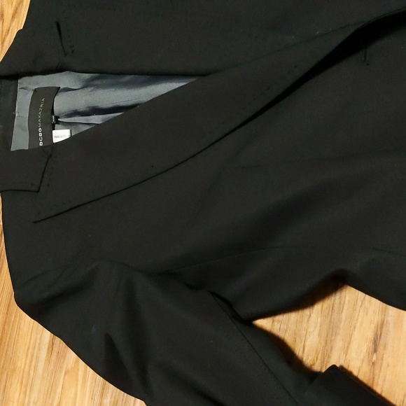 BCBGMaxAzria Blazer with Puff Sleeve - Picture 5 of 6